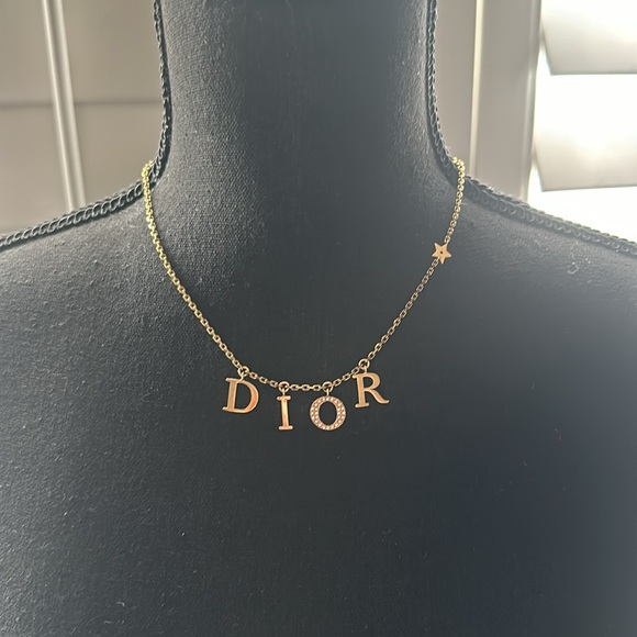 Women’s gold Dior necklace - Picture 2 of 12